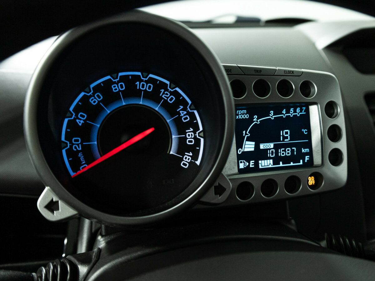 Chevrolet Spark с пробегом — 2012 год. Фото: #11