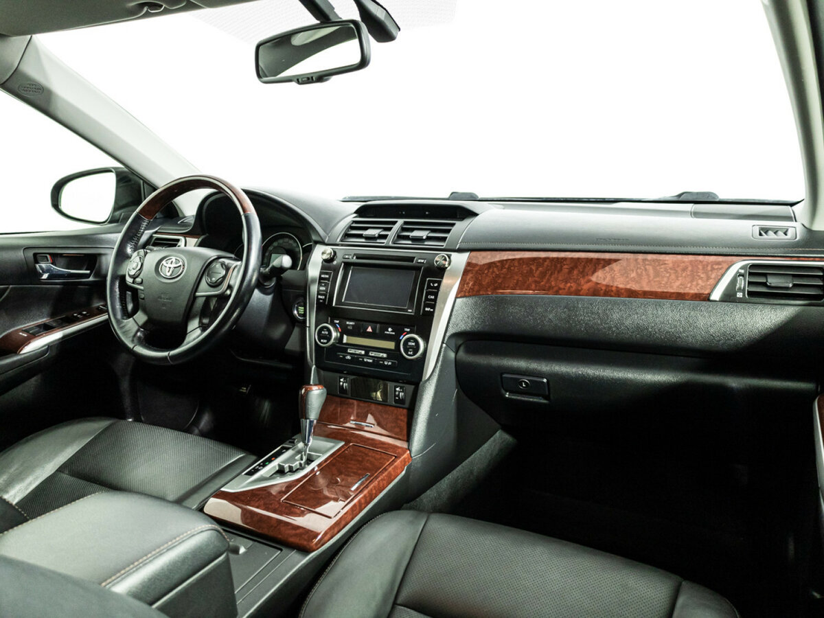 Toyota Camry с пробегом — 2012 год. Фото: #8
