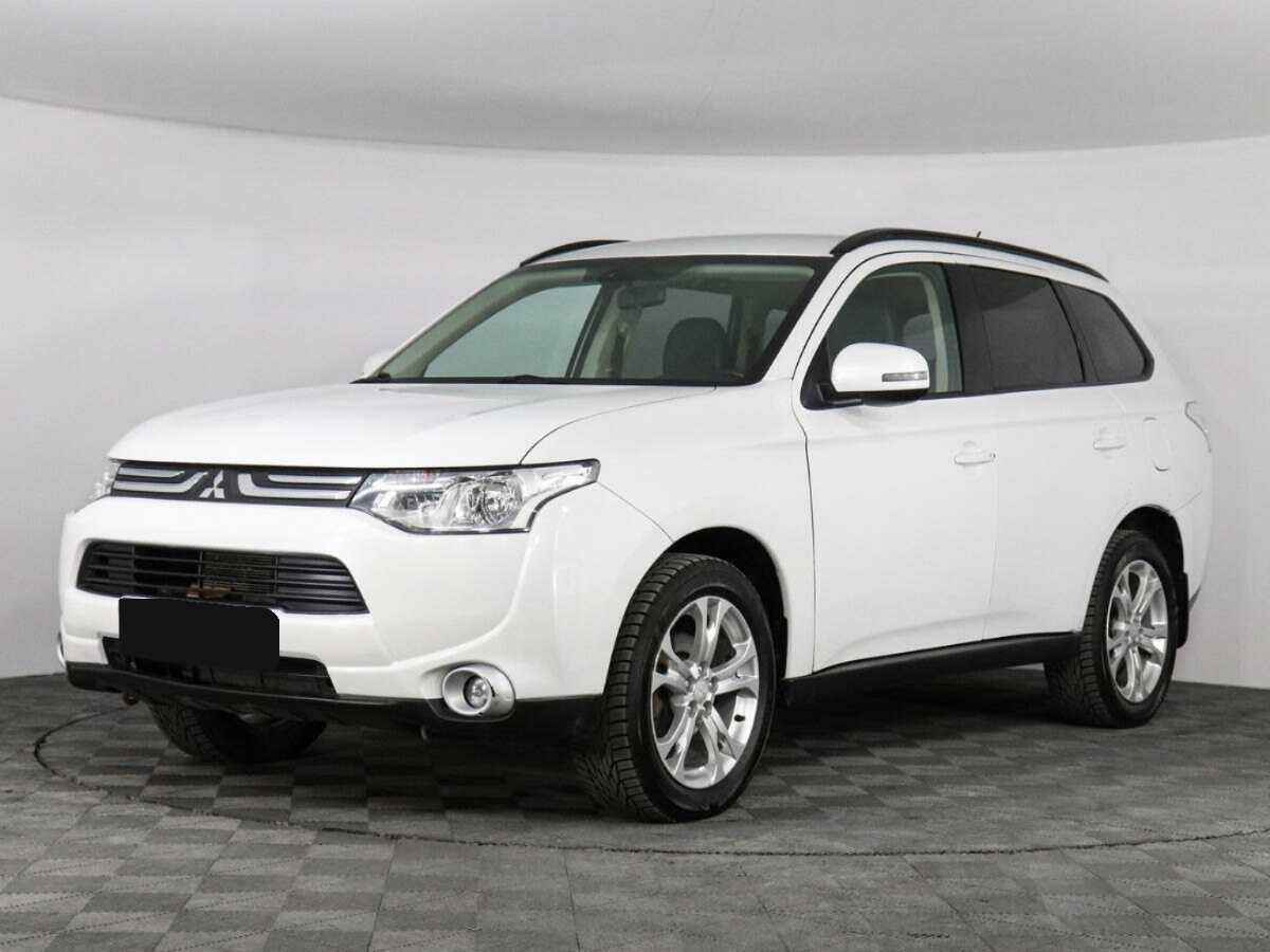 Mitsubishi Outlander с пробегом — 2013 год. Фото: #0