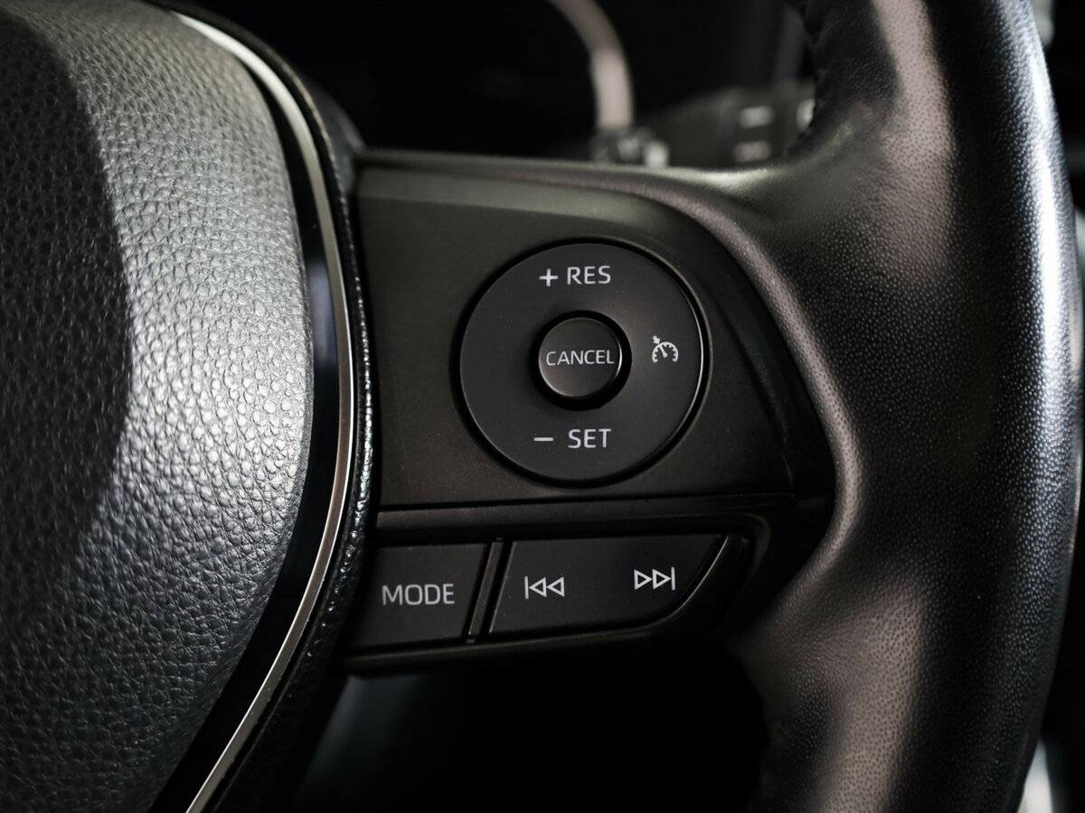 Toyota RAV4 с пробегом — 2019 год. Фото: #8