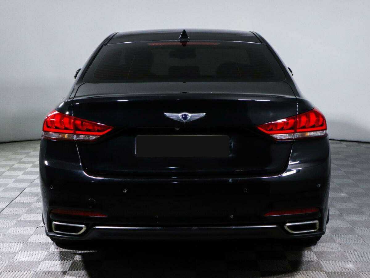 Hyundai Genesis с пробегом — 2014 год. Фото: #4
