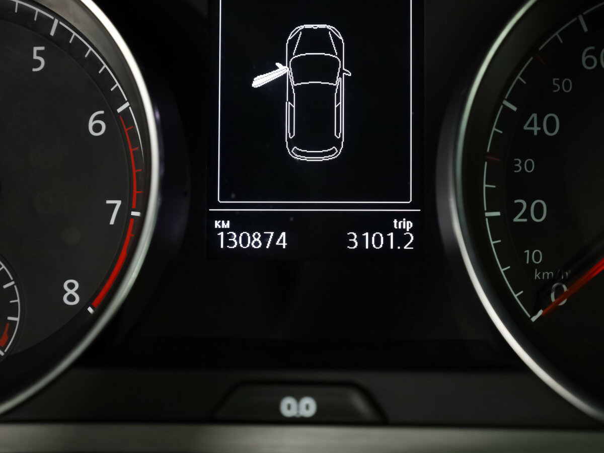 Volkswagen Golf с пробегом — 2015 год. Фото: #10