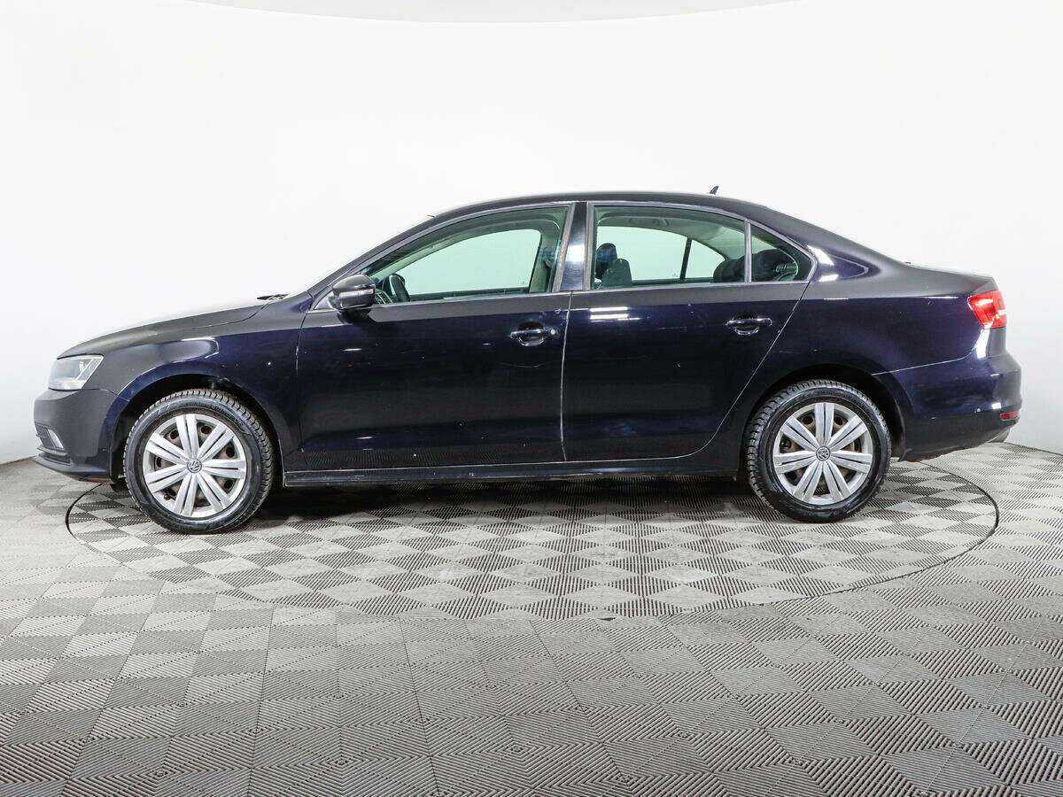Volkswagen Jetta с пробегом — 2015 год. Фото: #7