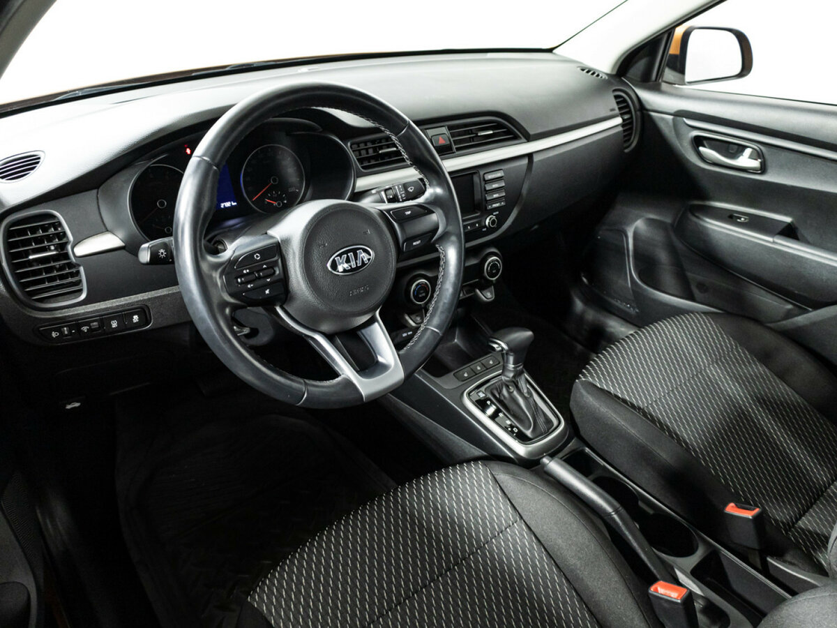Kia Rio с пробегом — 2017 год. Фото: #10