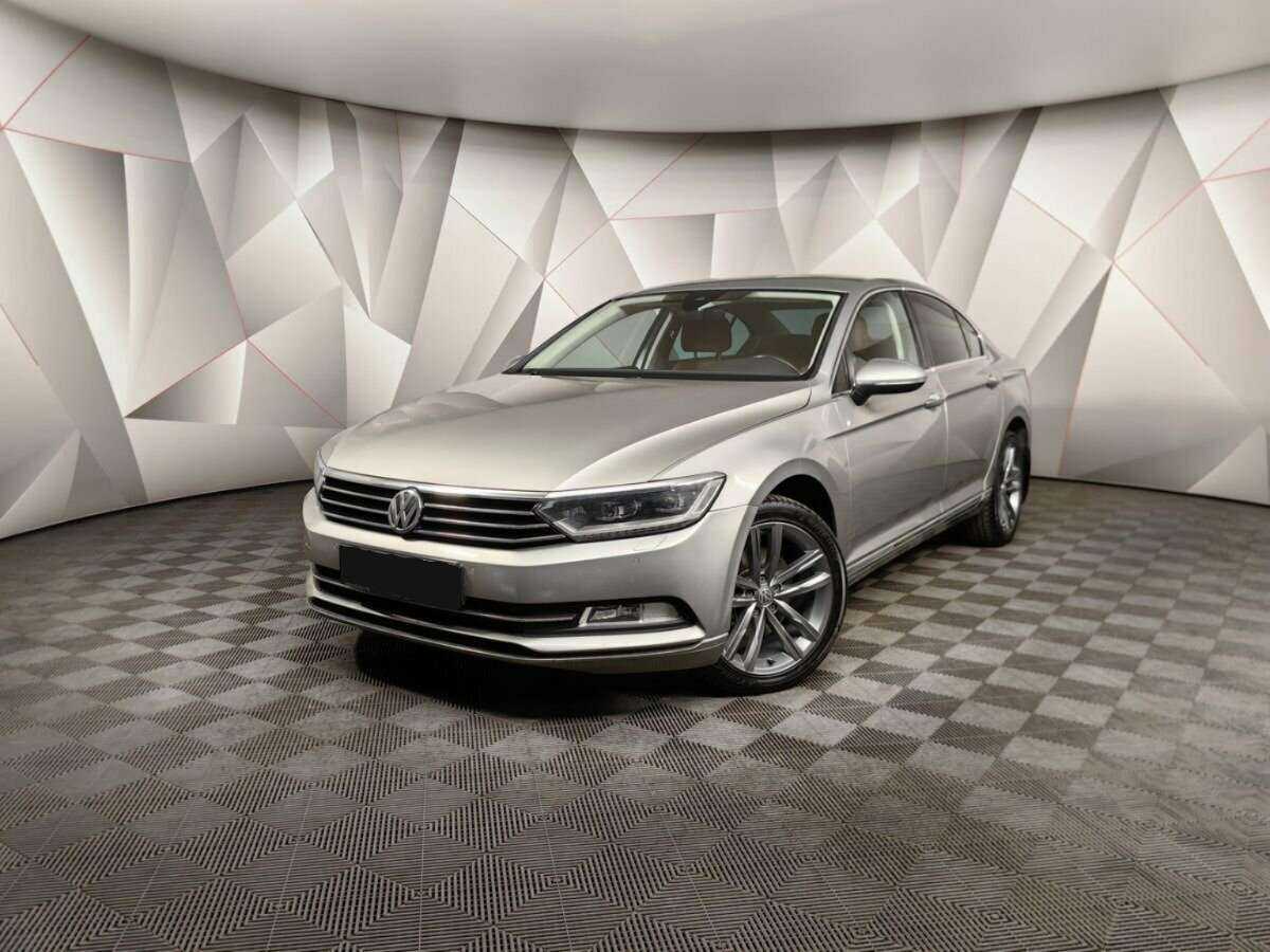 Volkswagen Passat с пробегом — 2017 год. Посмотреть фото