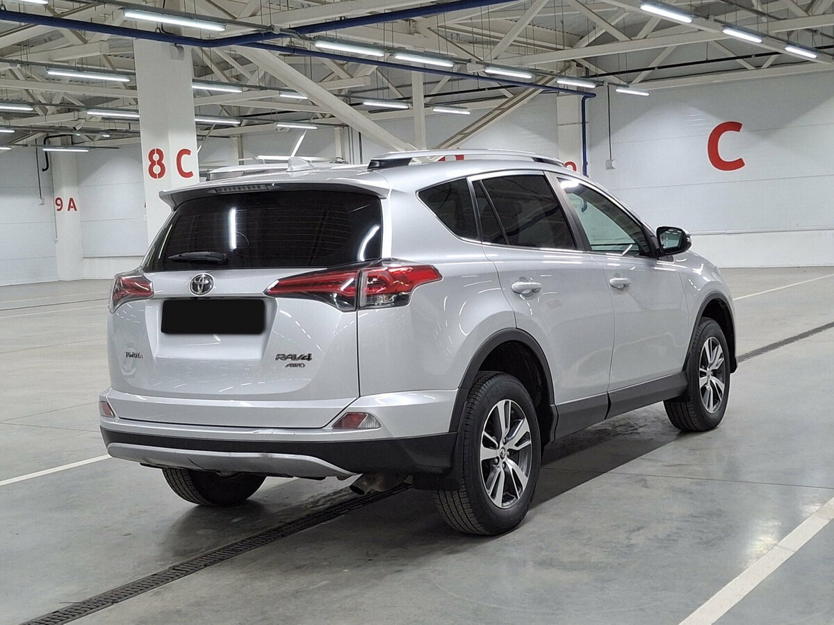 Toyota RAV4 с пробегом — 2019 год. Фото: #4