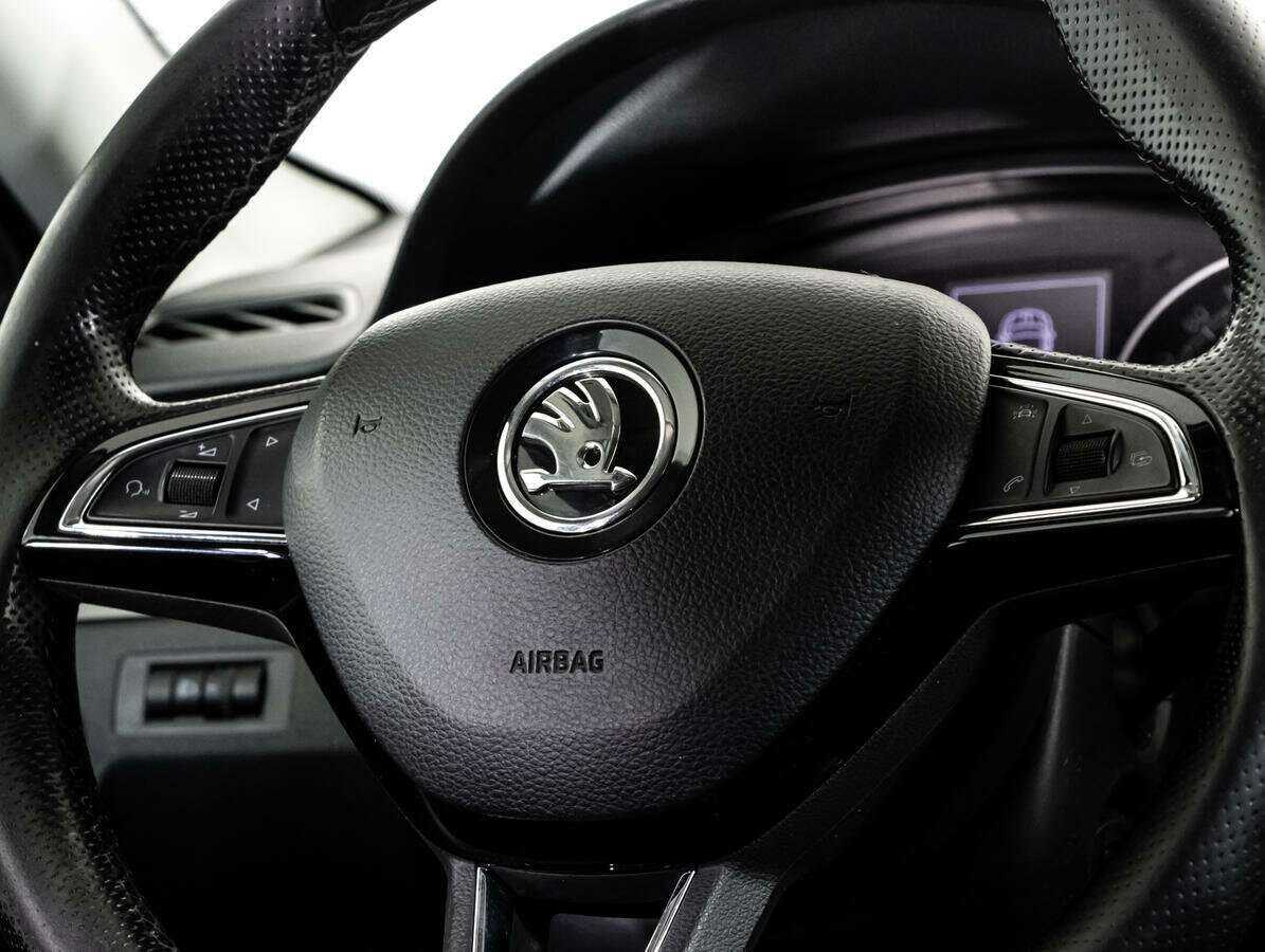 Skoda Rapid с пробегом — 2017 год. Фото: #9