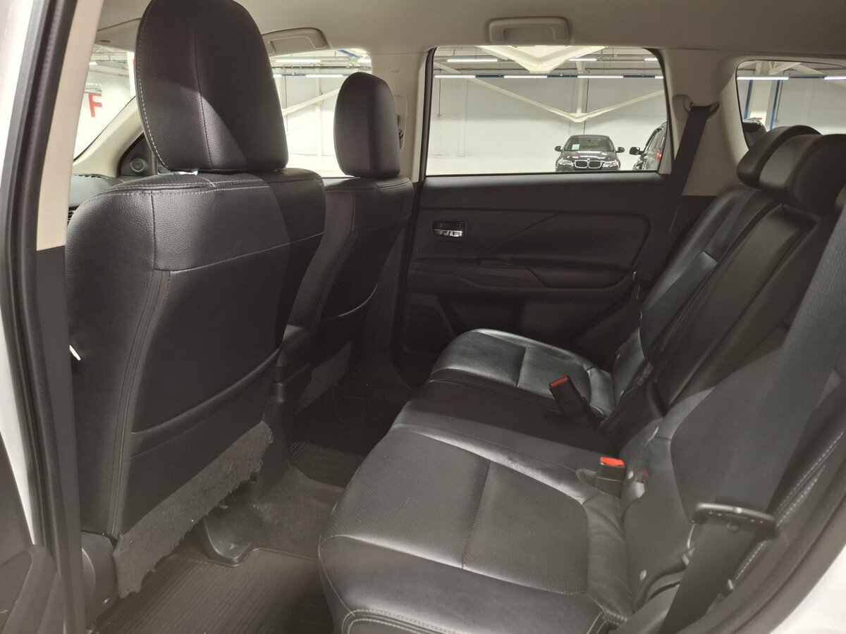 Mitsubishi Outlander с пробегом — 2013 год. Фото: #11