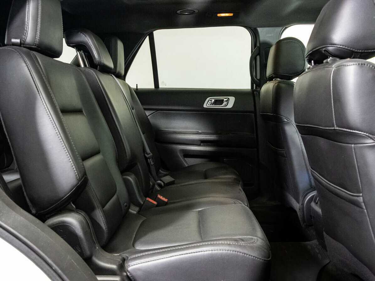 Ford Explorer с пробегом — 2014 год. Фото: #17