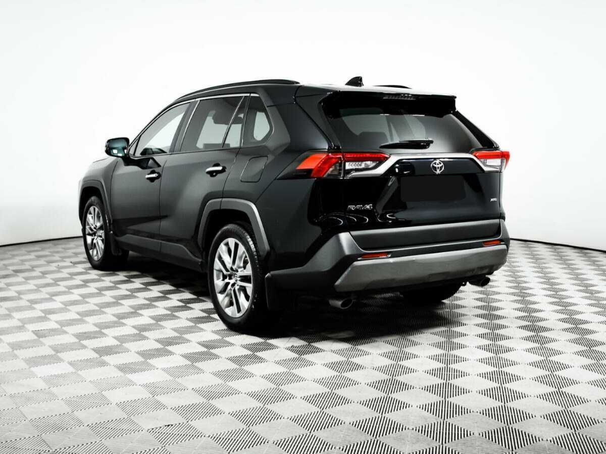 Toyota RAV4 с пробегом — 2020 год. Фото: #6