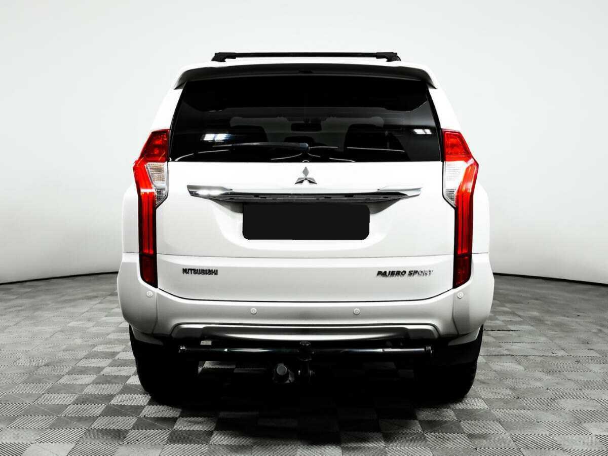 Mitsubishi Pajero Sport с пробегом — 2019 год. Фото: #5