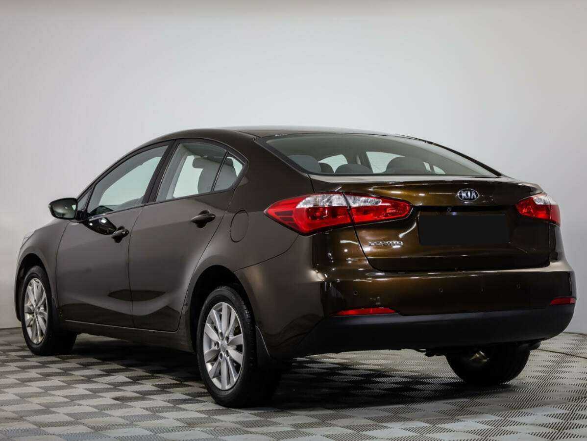 Kia Cerato с пробегом — 2015 год. Фото: #5