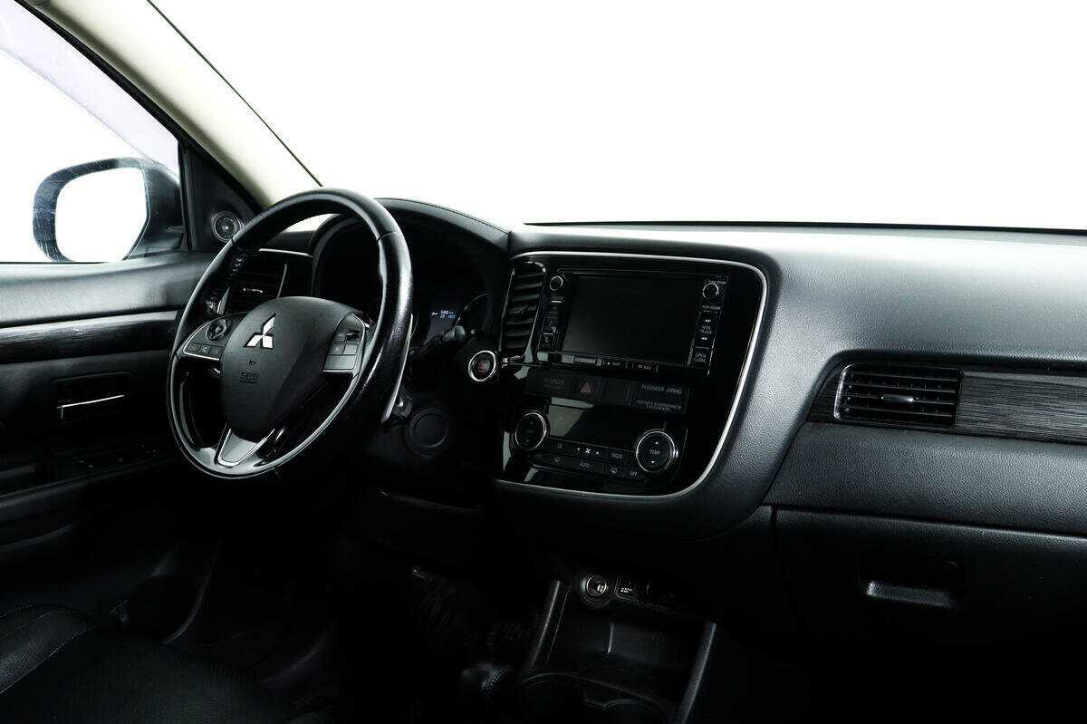Mitsubishi Outlander с пробегом — 2016 год. Фото: #8