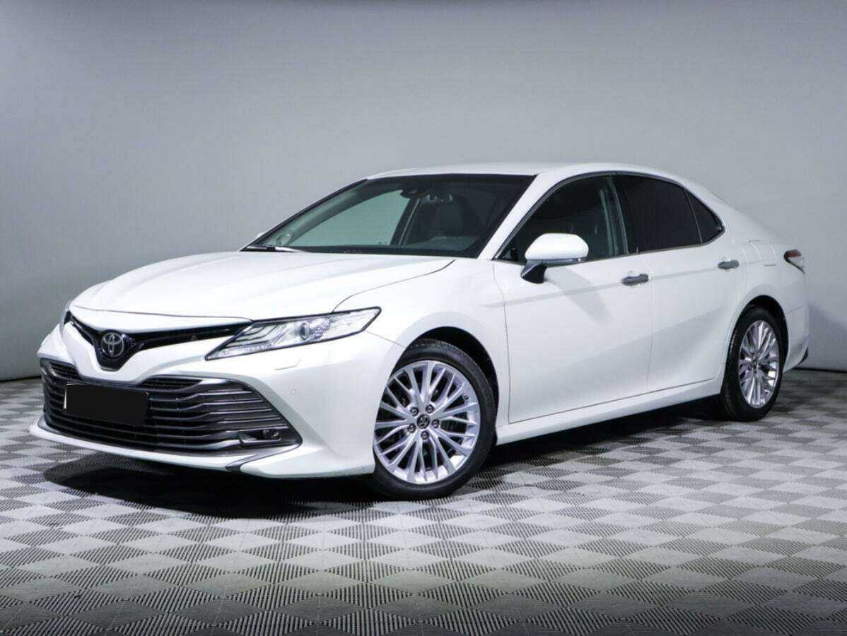 Toyota Camry с пробегом — 2018 год. Фото: #0