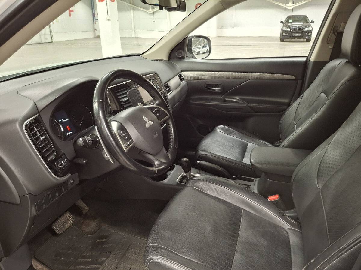 Mitsubishi Outlander с пробегом — 2013 год. Фото: #14