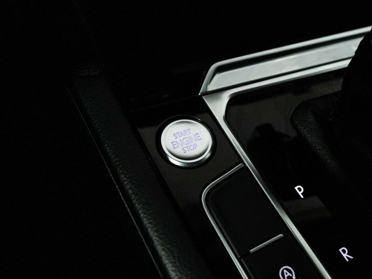 Volkswagen Passat с пробегом — 2016 год. Фото: #17