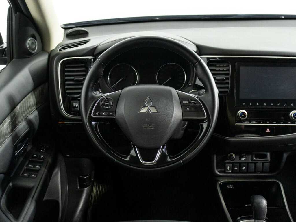 Mitsubishi Outlander с пробегом — 2021 год. Фото: #21