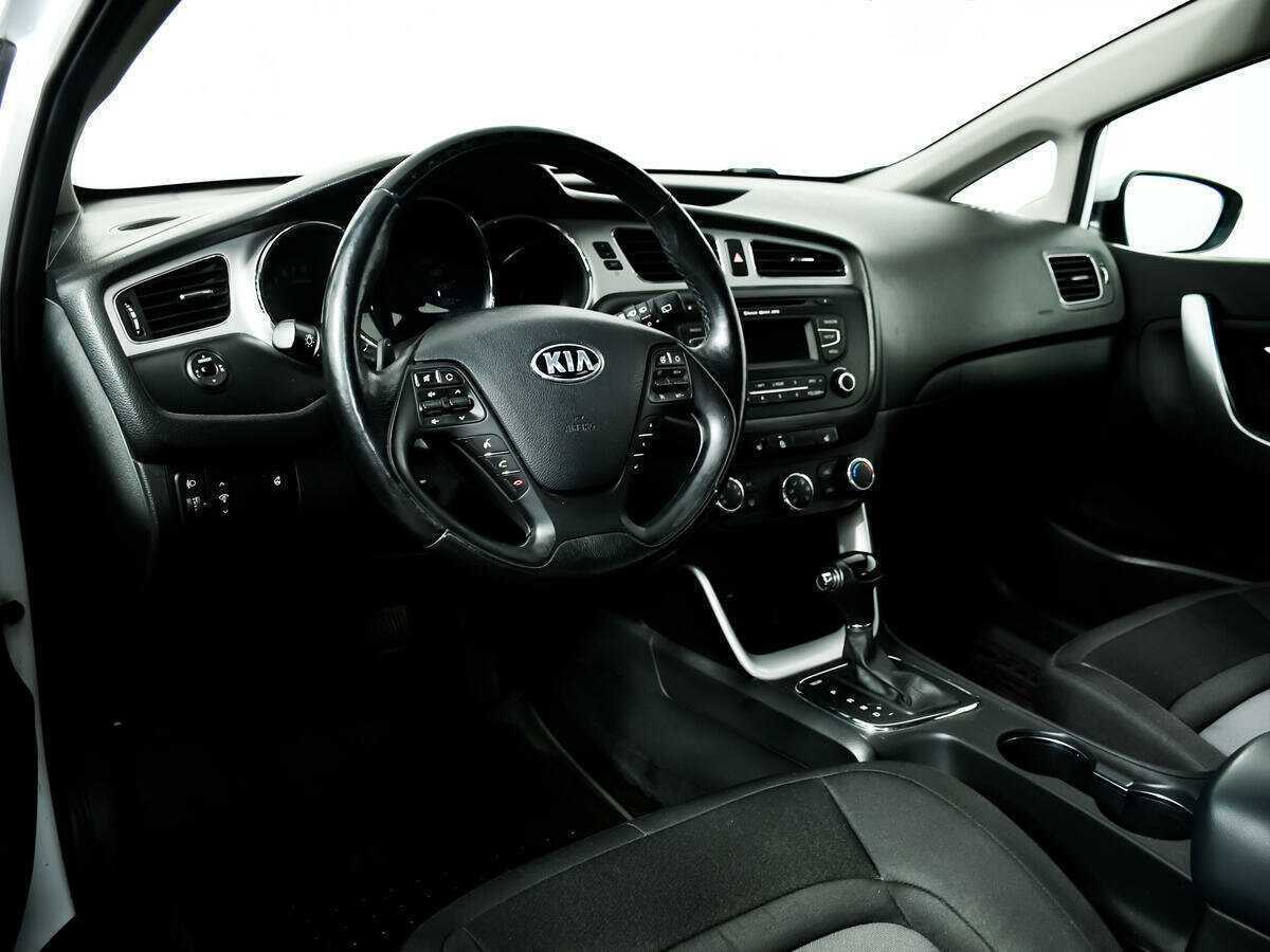 Kia Ceed с пробегом — 2013 год. Фото: #12