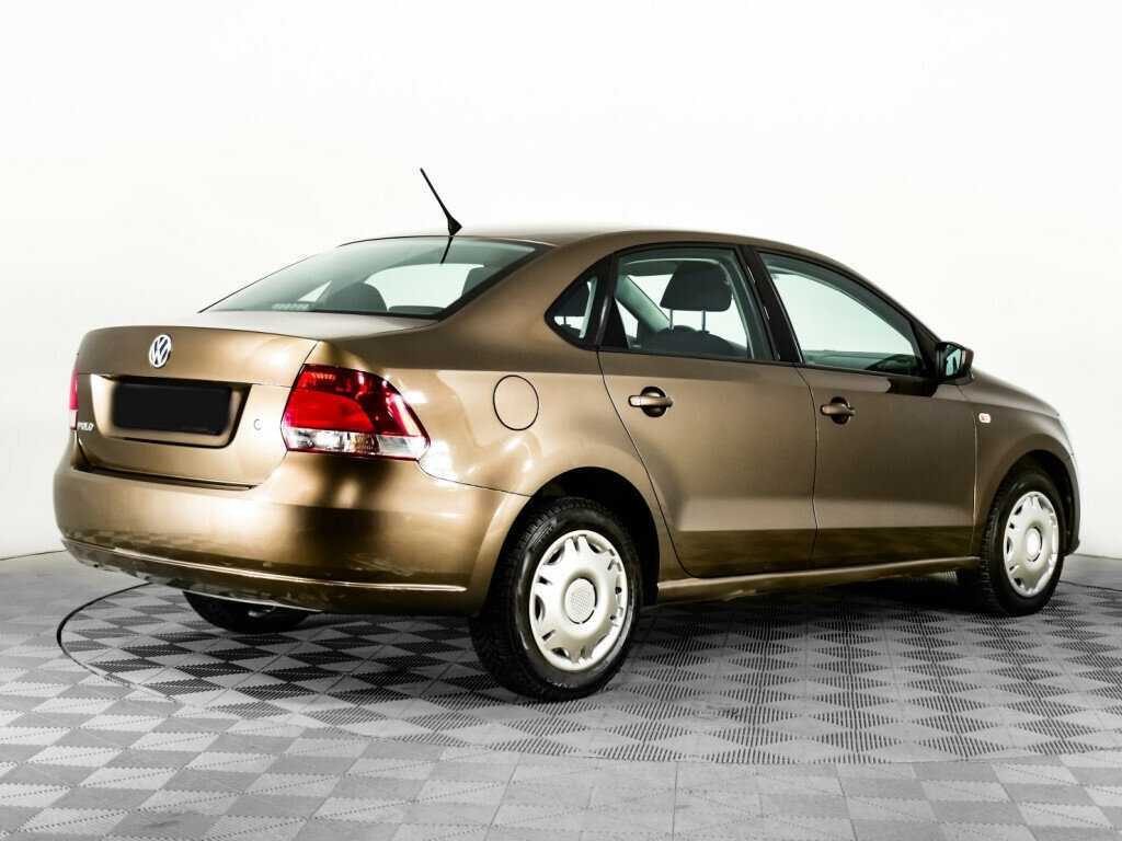 Volkswagen Polo с пробегом — 2015 год. Фото: #4