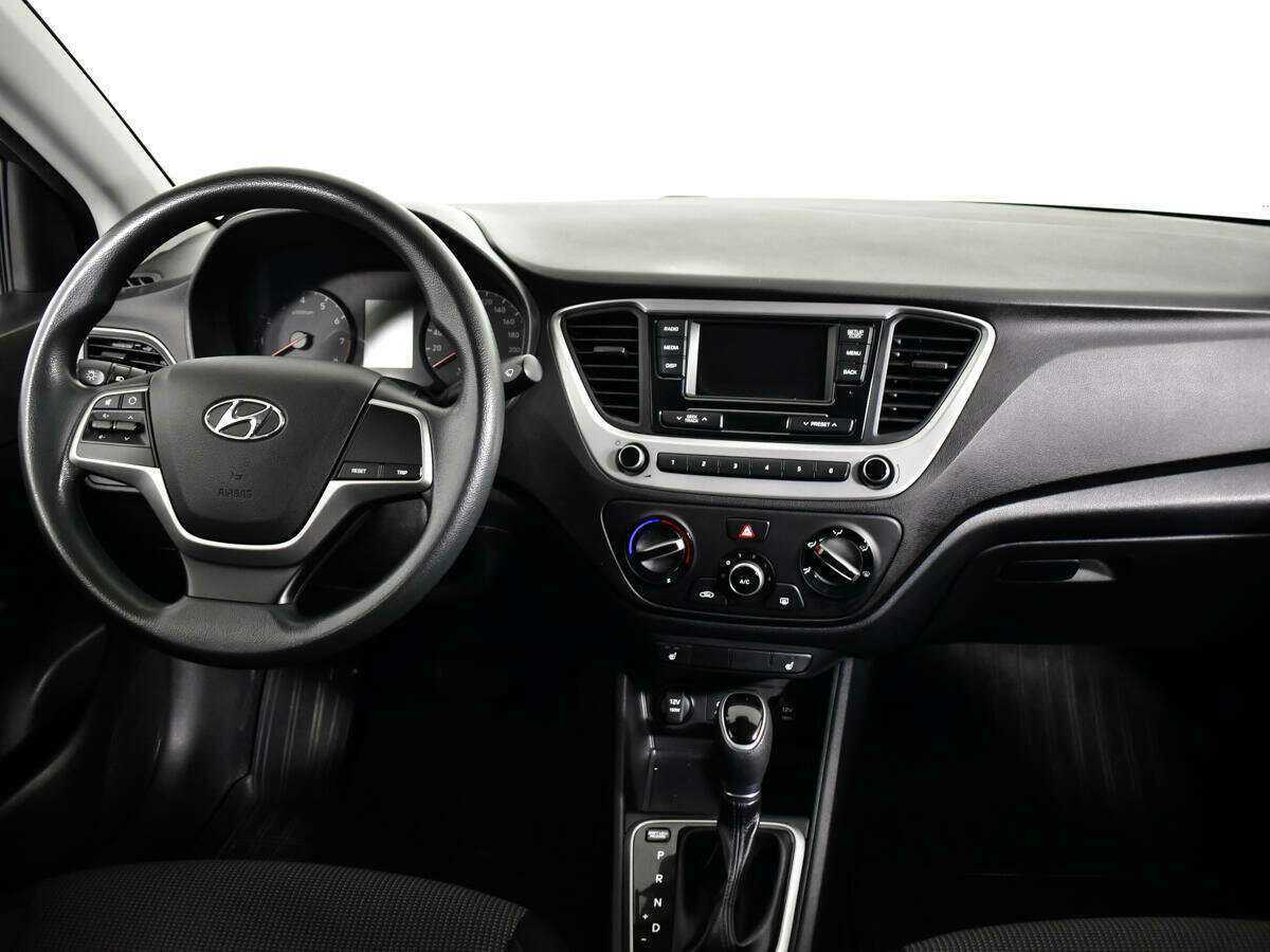 Hyundai Solaris с пробегом — 2017 год. Фото: #11