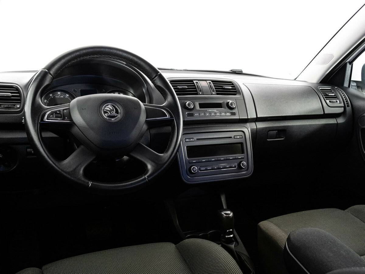Skoda Fabia с пробегом — 2013 год. Фото: #8