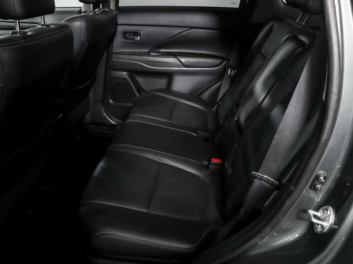 Mitsubishi Outlander с пробегом — 2018 год. Фото: #6