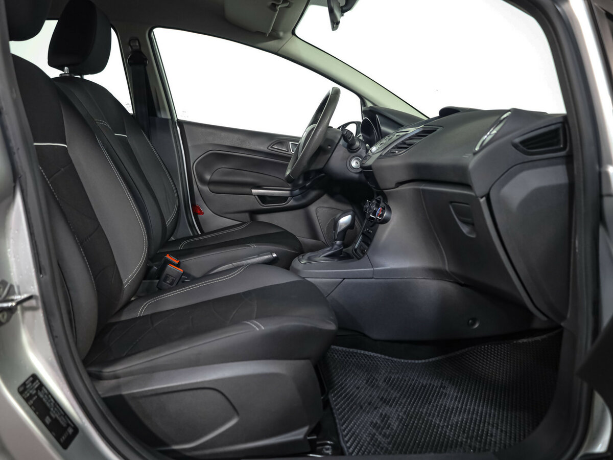 Ford Fiesta с пробегом — 2016 год. Фото: #18
