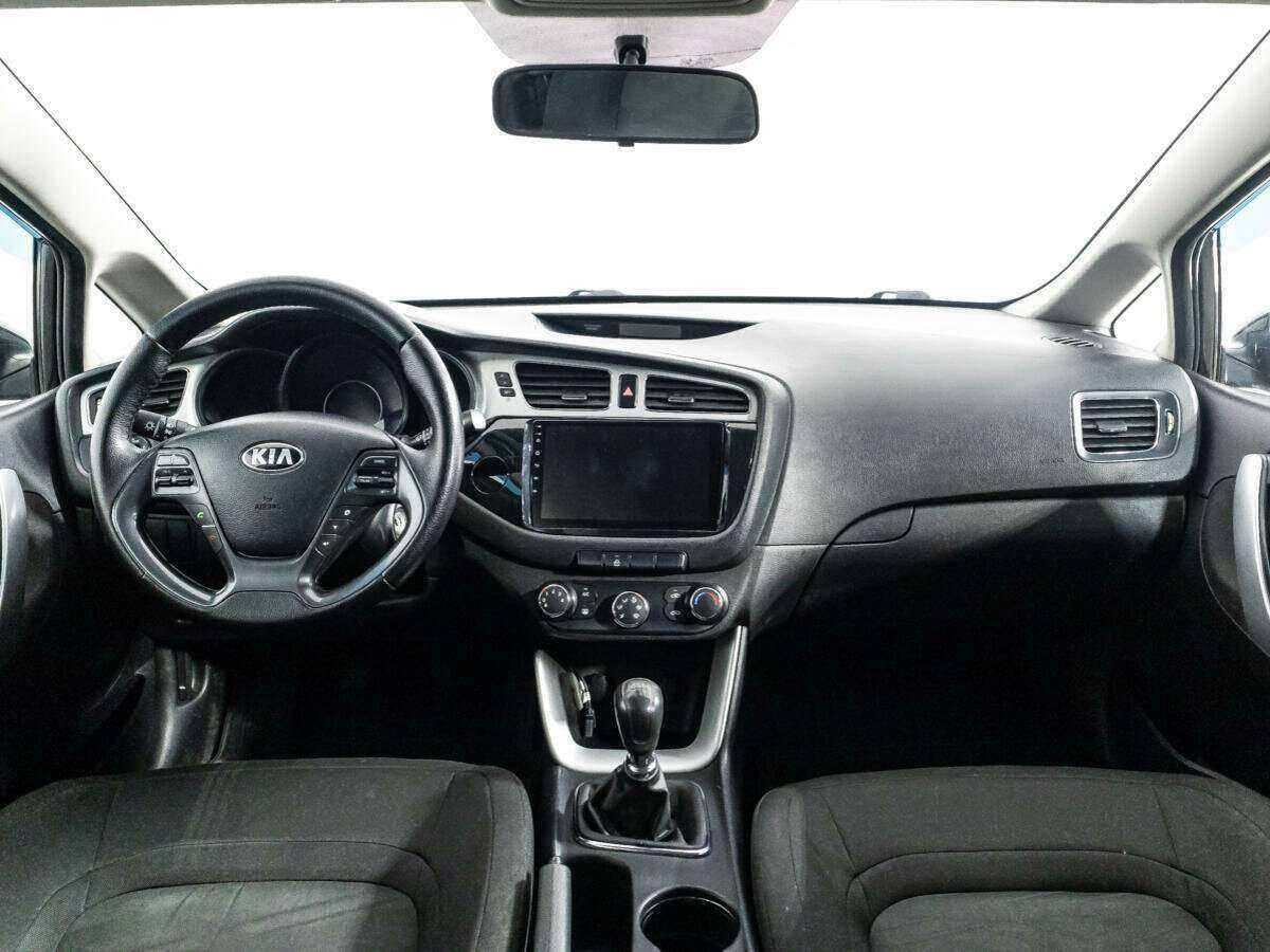 Kia Ceed с пробегом — 2012 год. Фото: #12