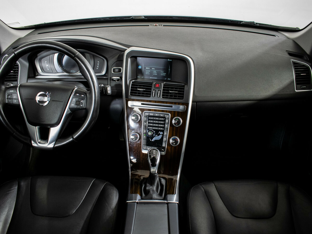 Volvo XC60 с пробегом — 2014 год. Фото: #10