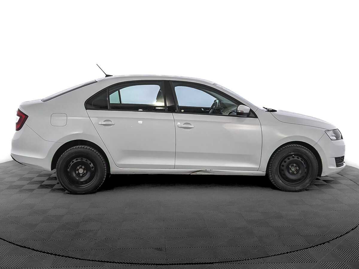 Skoda Rapid с пробегом — 2017 год. Фото: #3