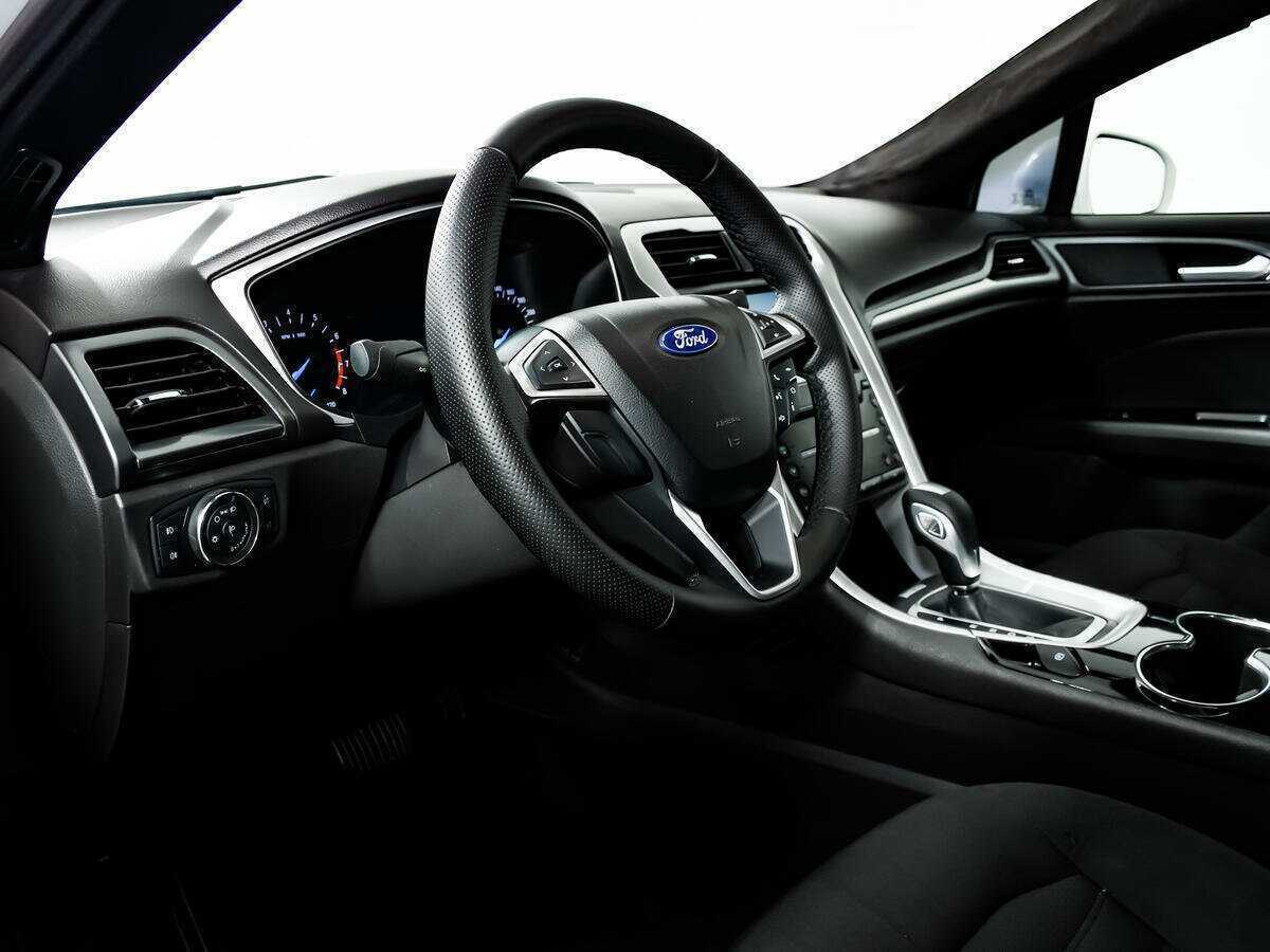 Ford Mondeo с пробегом — 2015 год. Фото: #12