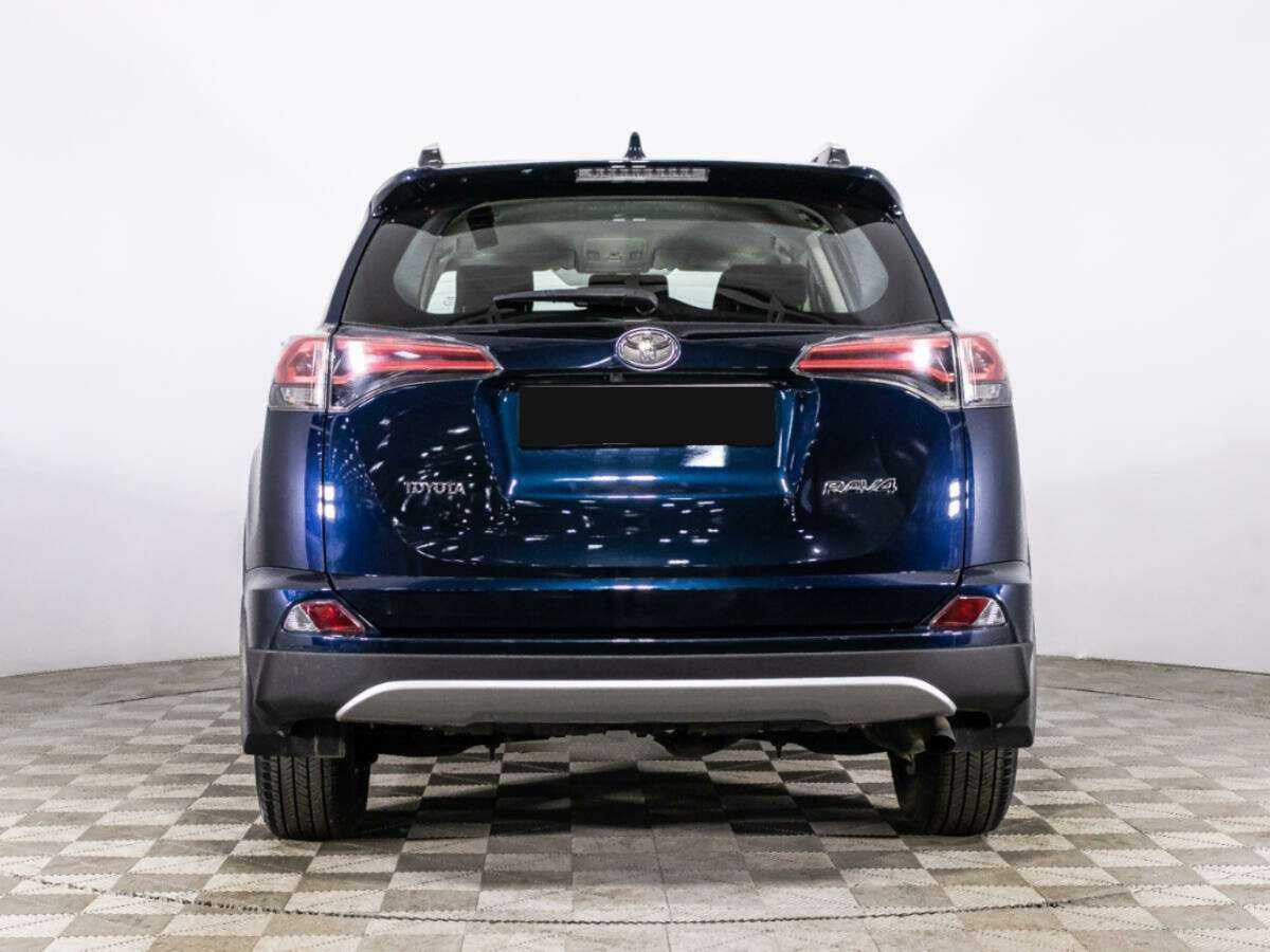 Toyota RAV4 с пробегом — 2018 год. Фото: #5