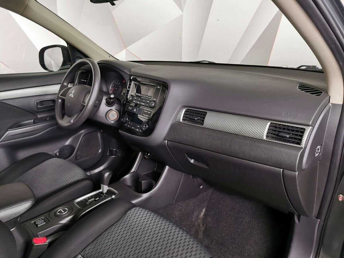 Mitsubishi Outlander с пробегом — 2014 год. Фото: #8