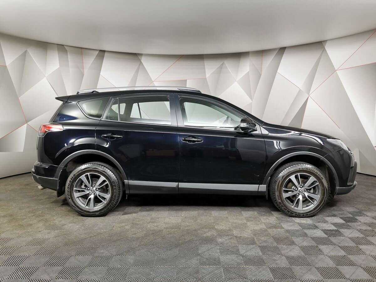Toyota RAV4 с пробегом — 2018 год. Фото: #5