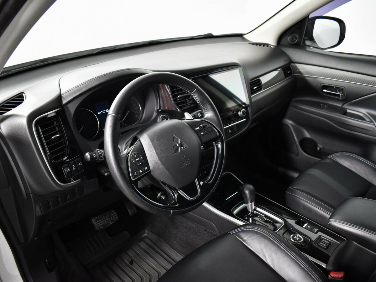 Mitsubishi Outlander с пробегом — 2020 год. Фото: #8