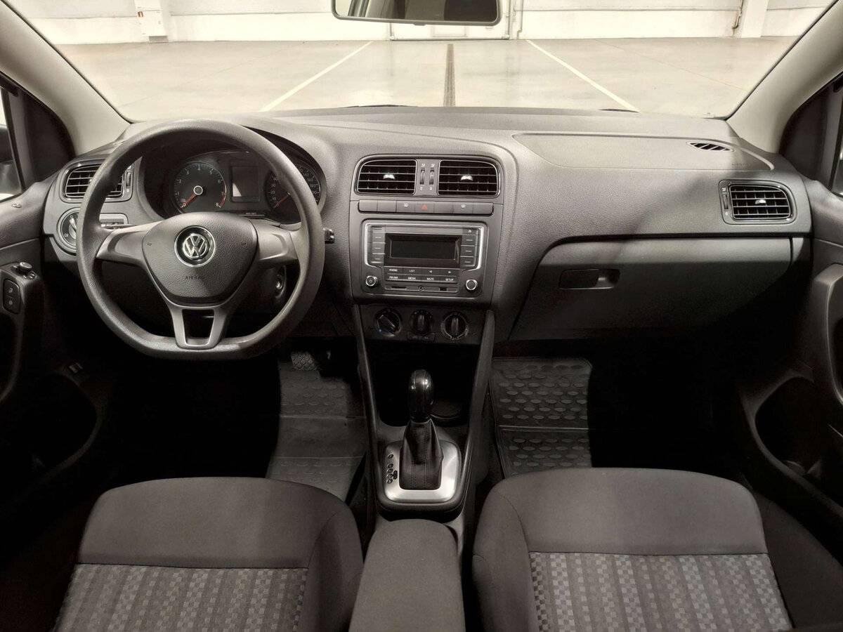 Volkswagen Polo с пробегом — 2019 год. Фото: #13