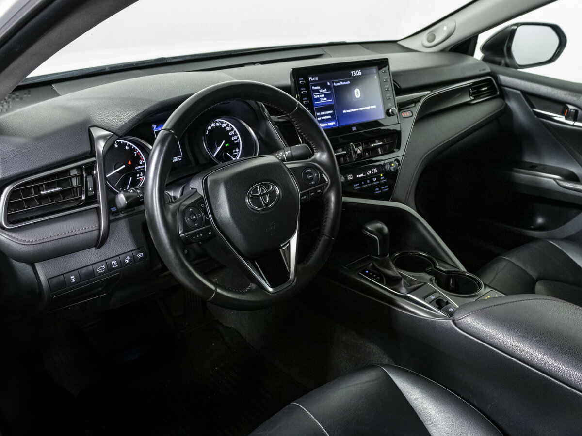 Toyota Camry с пробегом — 2021 год. Фото: #8