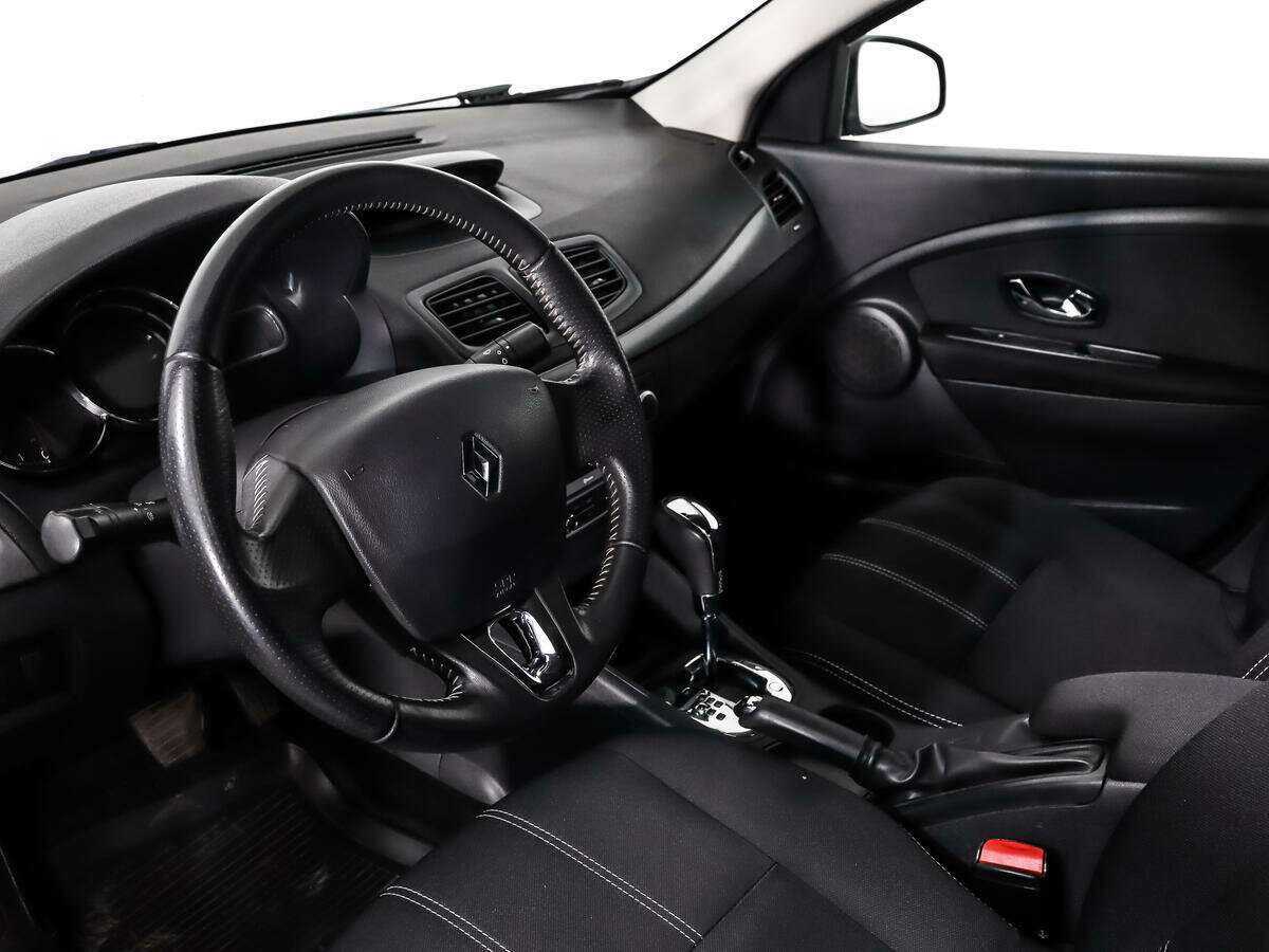 Renault Fluence с пробегом — 2013 год. Фото: #8