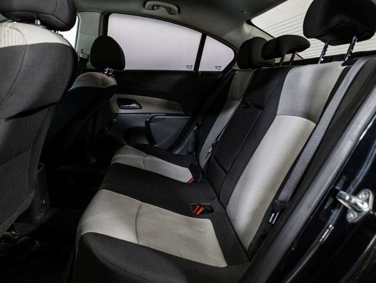 Chevrolet Cruze с пробегом — 2013 год. Фото: #9