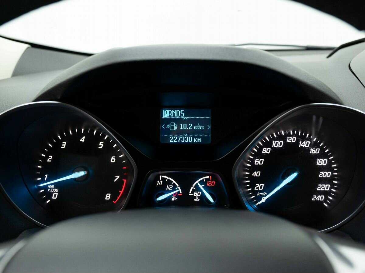 Ford Kuga с пробегом — 2014 год. Фото: #16