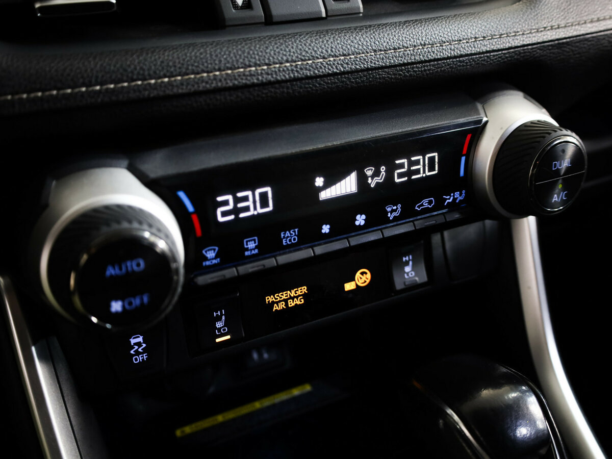 Toyota RAV4 с пробегом — 2019 год. Фото: #14