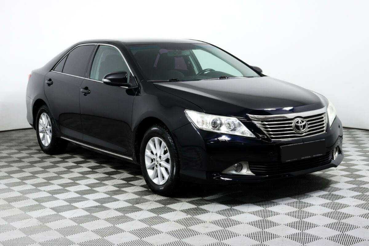 Toyota Camry с пробегом — 2012 год. Фото: #2