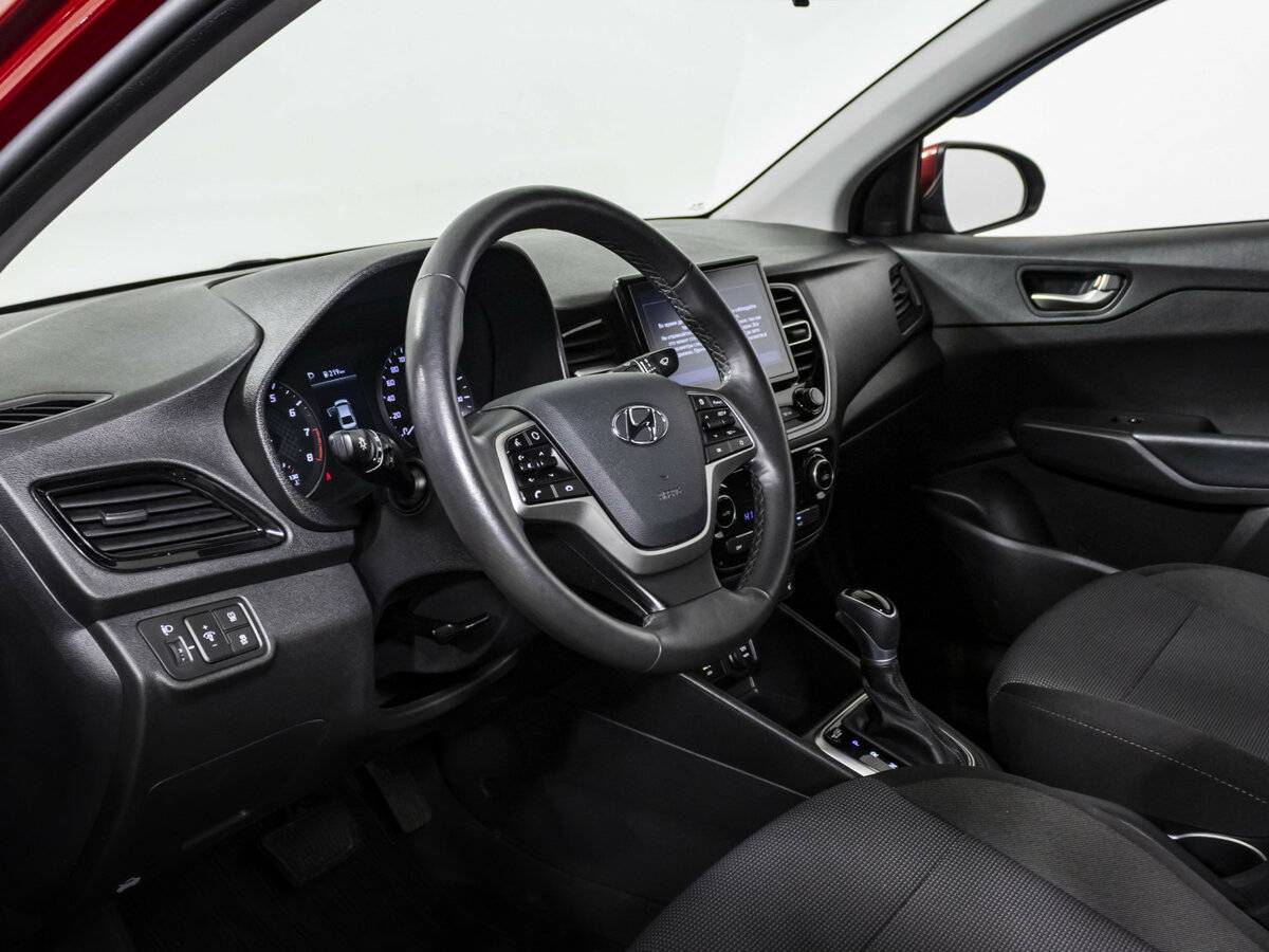 Hyundai Solaris с пробегом — 2020 год. Фото: #9