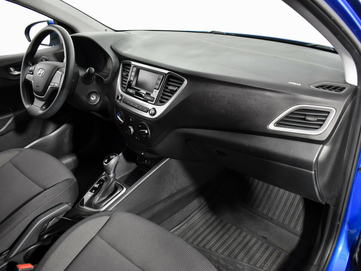 Hyundai Solaris с пробегом — 2017 год. Фото: #11