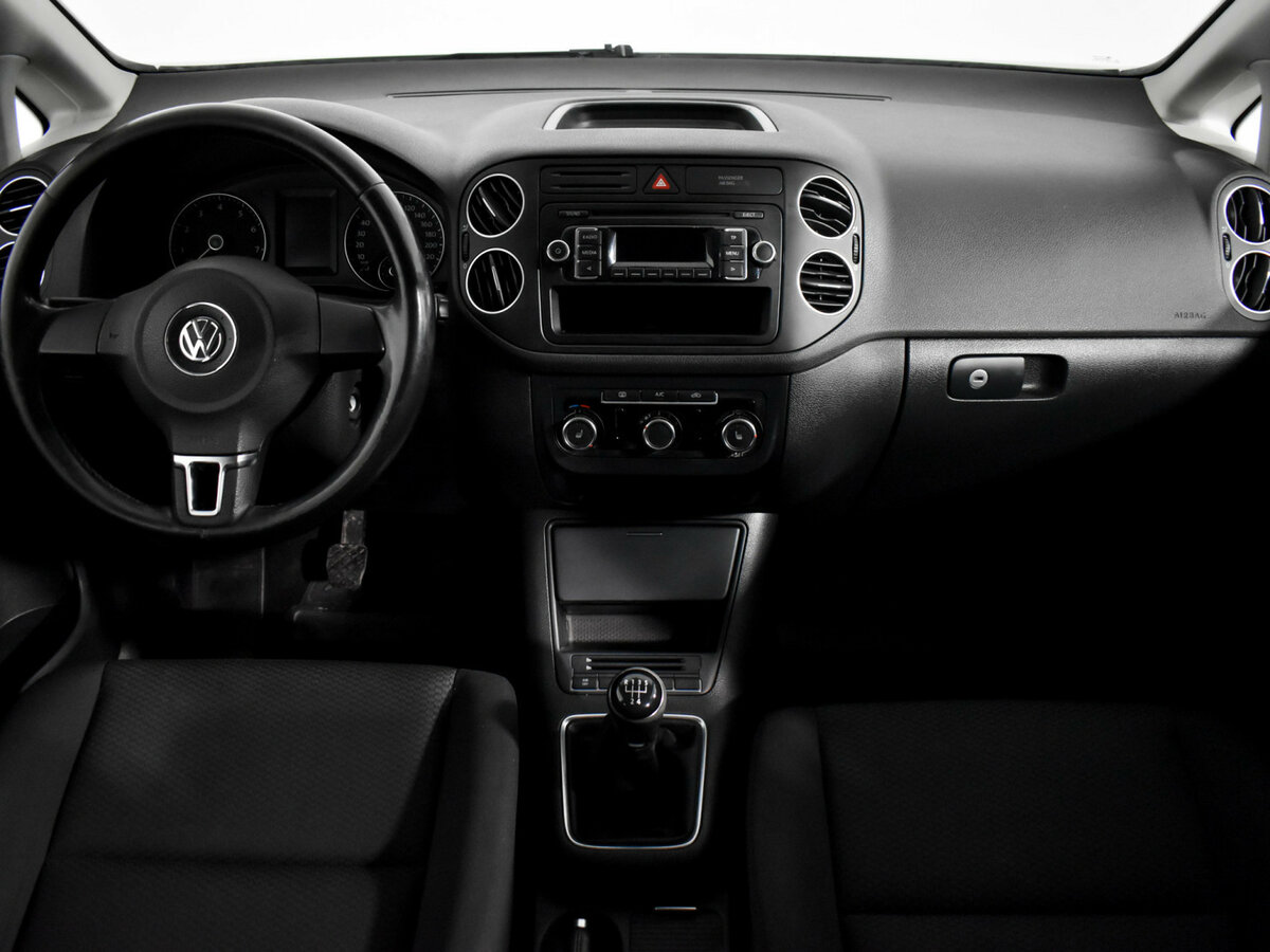 Volkswagen Golf Plus с пробегом — 2013 год. Фото: #12