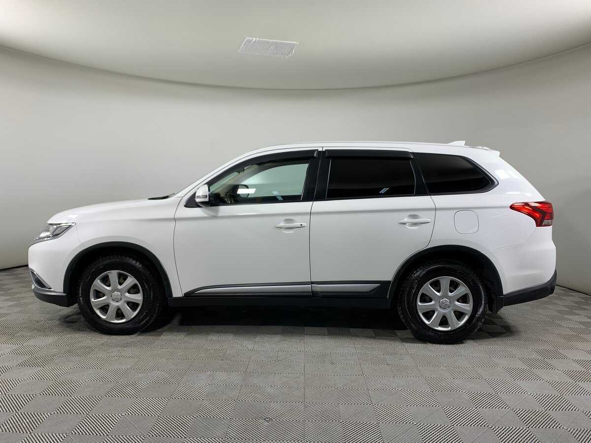 Mitsubishi Outlander с пробегом — 2017 год. Фото: #7