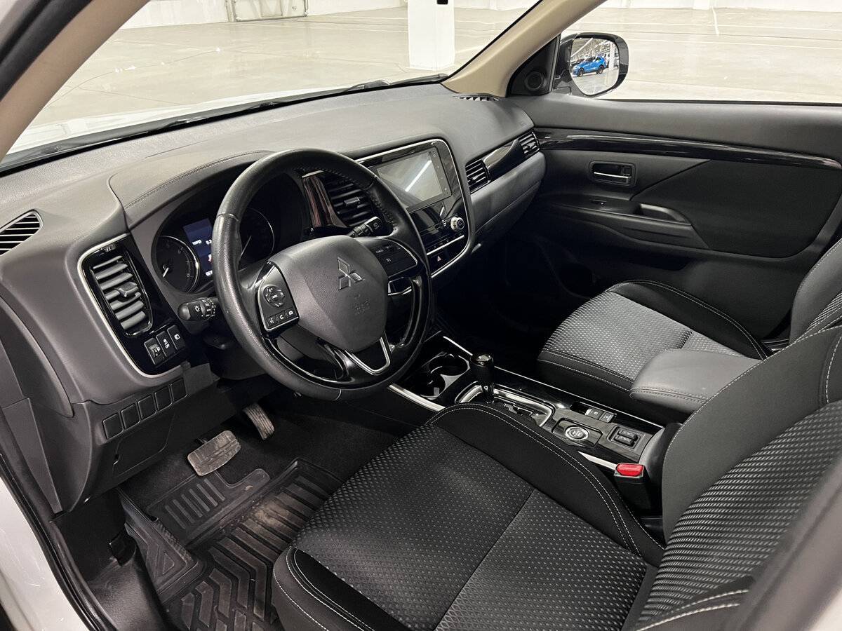 Mitsubishi Outlander с пробегом — 2021 год. Фото: #15