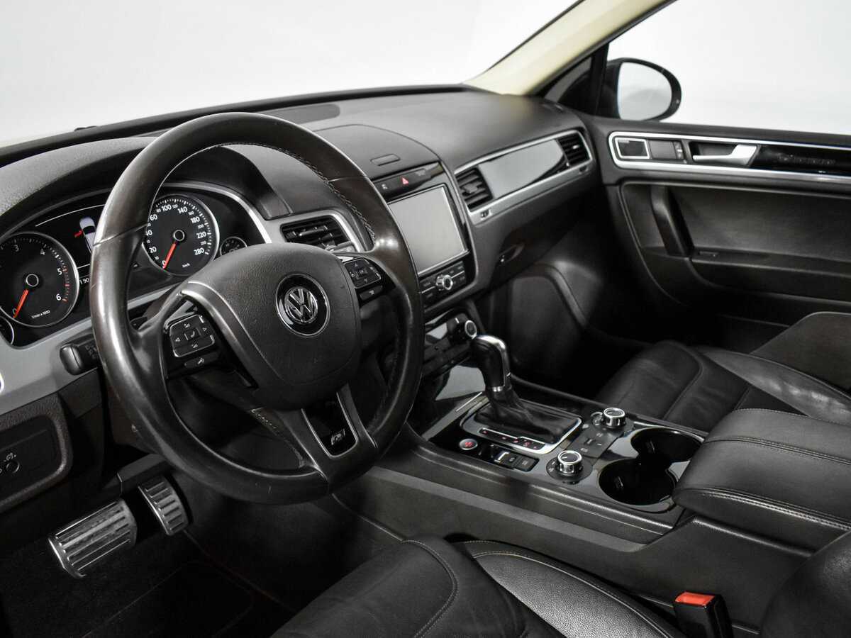 Volkswagen Touareg с пробегом — 2013 год. Фото: #6