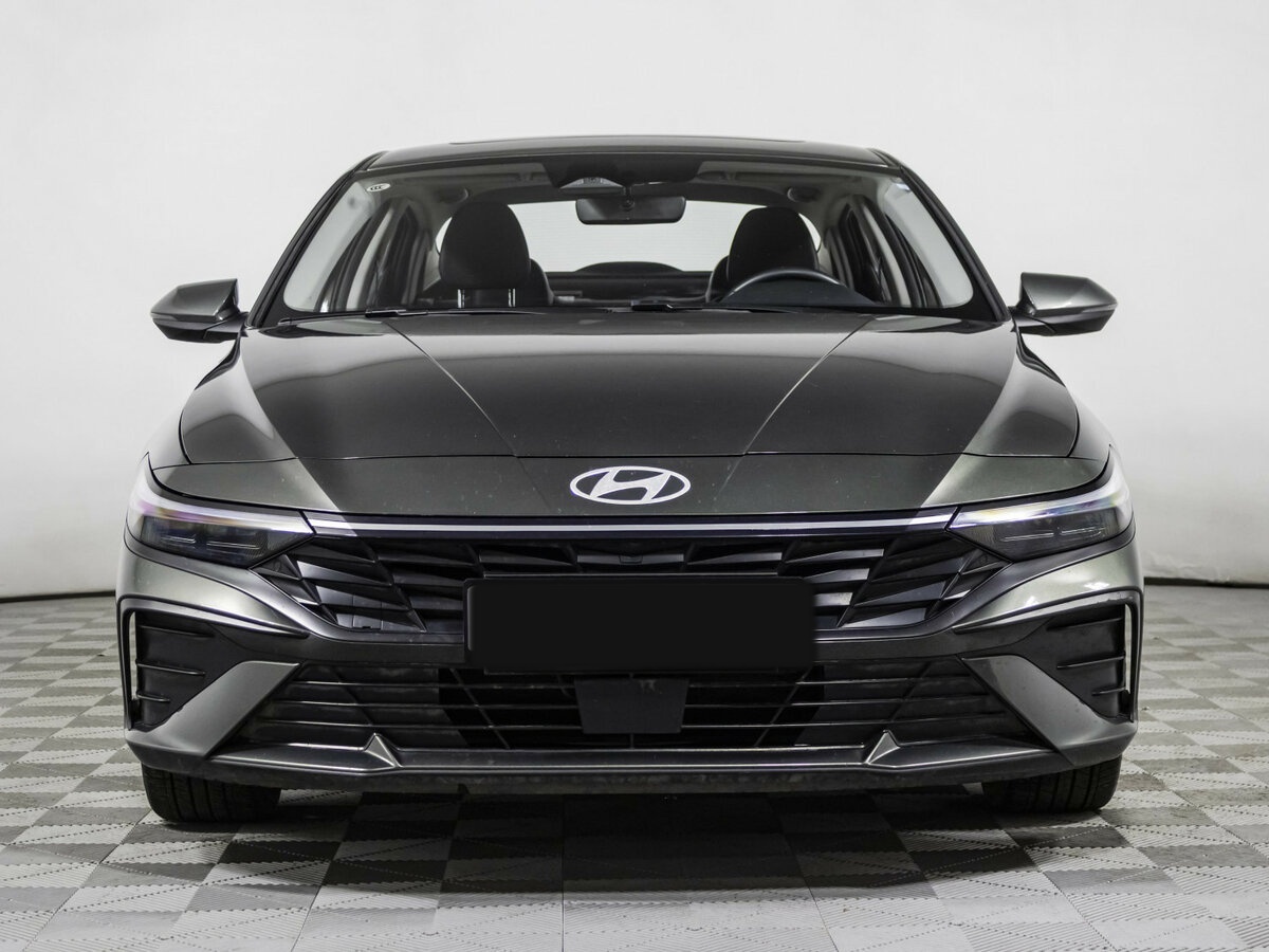 Hyundai Elantra с пробегом — 2023 год. Фото: #1
