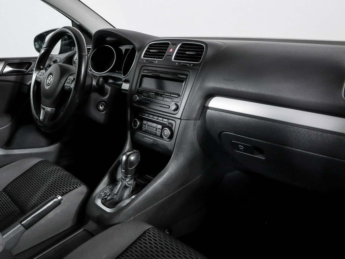 Volkswagen Golf с пробегом — 2012 год. Фото: #6